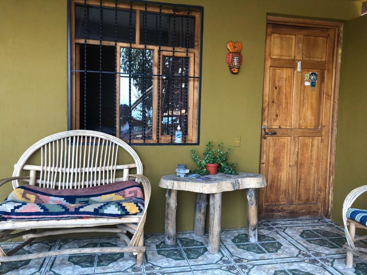 Kawoq Guesthouse San Pedro La Laguna Exterior photo